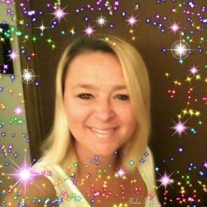 Meet your Posher, Dee dee